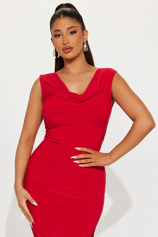 Amara Ruched Midi Dress - Red