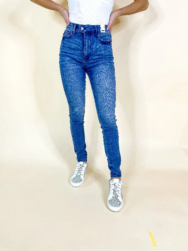 Last Chance Size 0, 1 & 20W-24W | Judy Blue | Faithful Friend Control Top Skinny Jeans in Cool Medium Wash