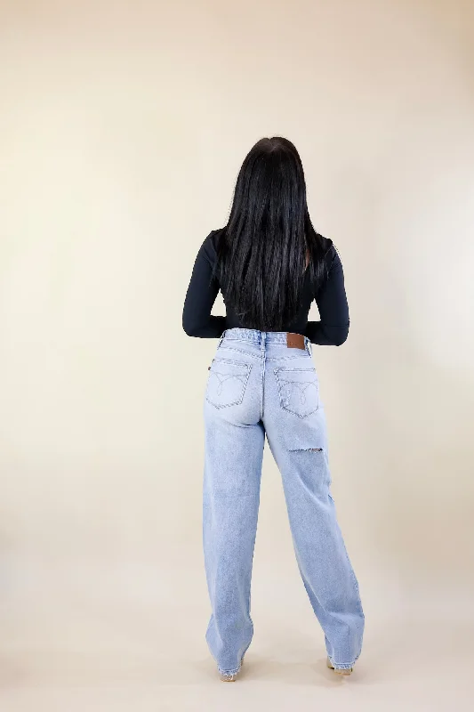 Judy Blue | Retro Edge 90's Ripped Knee and Back Straight Leg Jeans in Light Wash