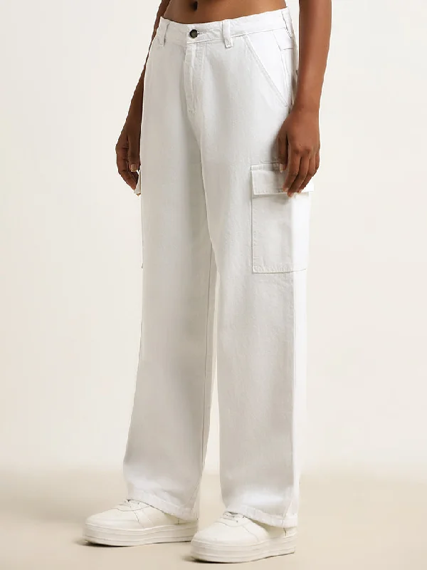 Nuon White Relaxed - Fit Mid - Rise Jeans