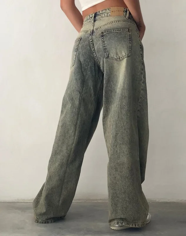 Roomy Extra Wide Low Rise Jeans in Sand Wash Blue