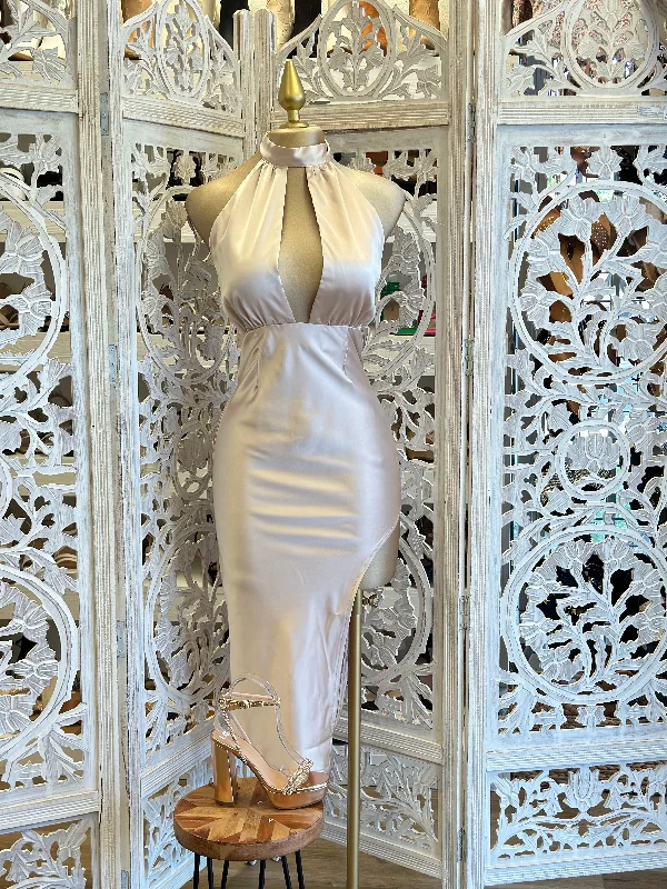 Limited-Time Price Drop!Limited-Time Price Drop!Champagne Chain Halter Neck Dress