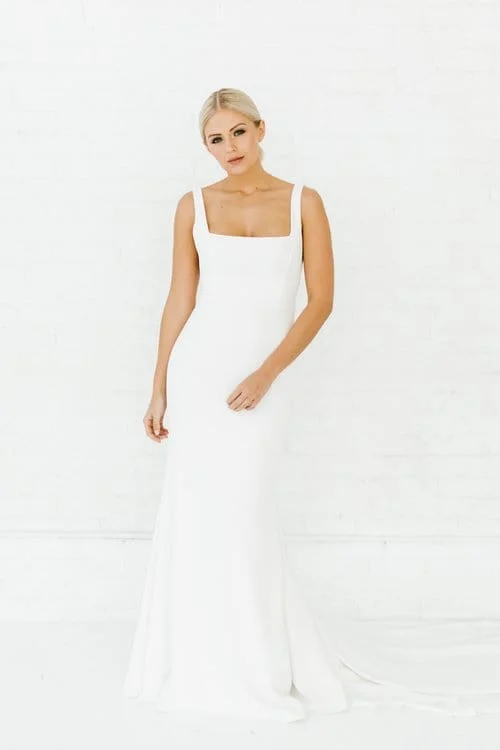 Unmissable Offers Await!Unmissable Offers Await!Alyssa Kristin Sydney - Size 8