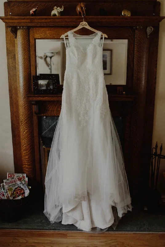 Find the Best Deals Here!Find the Best Deals Here!David's Bridal 3718