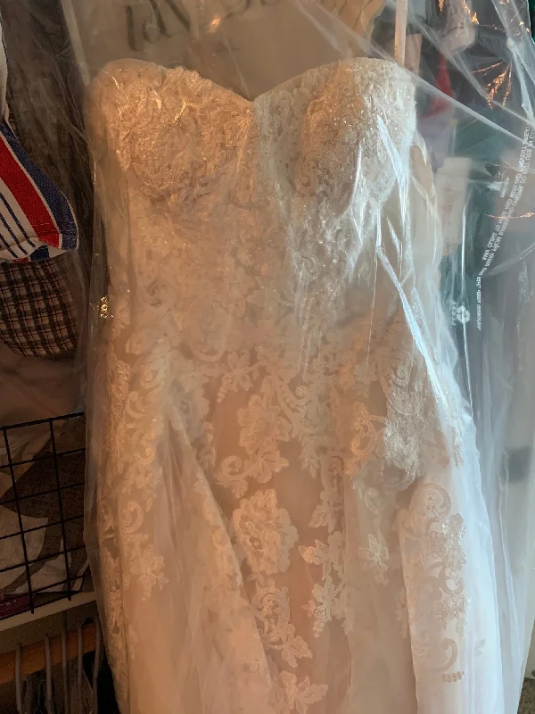 Every Deal is a Steal!Every Deal is a Steal!David's Bridal 7WG3861