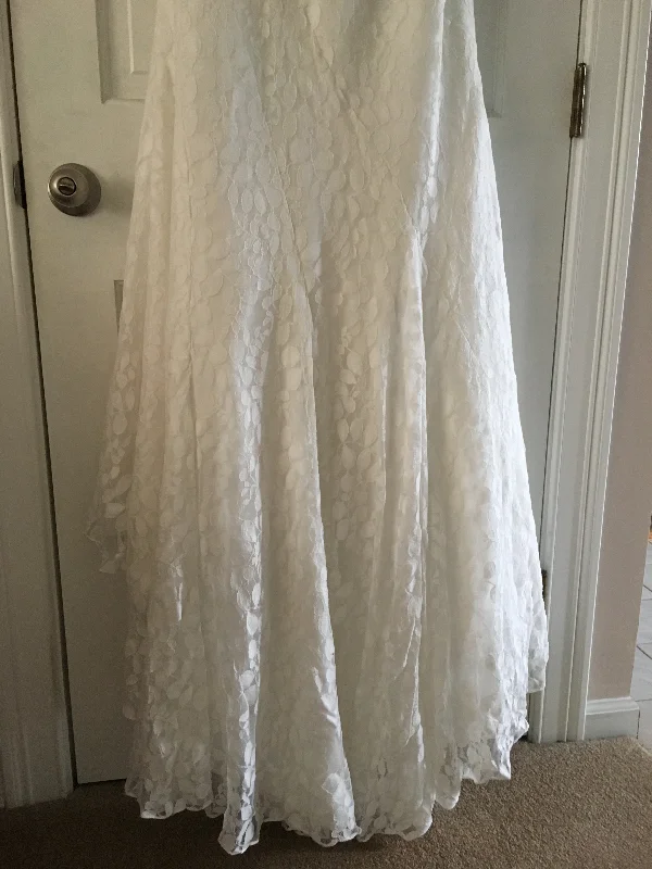 Crazy Discounts Inside!Crazy Discounts Inside!David's Bridal Galina