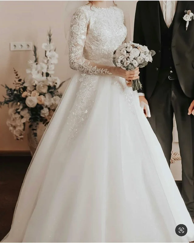 Limited Stock Available!Limited Stock Available!David's Bridal Lace Long Sleeve High Neck Ball Gown Wedding Dress