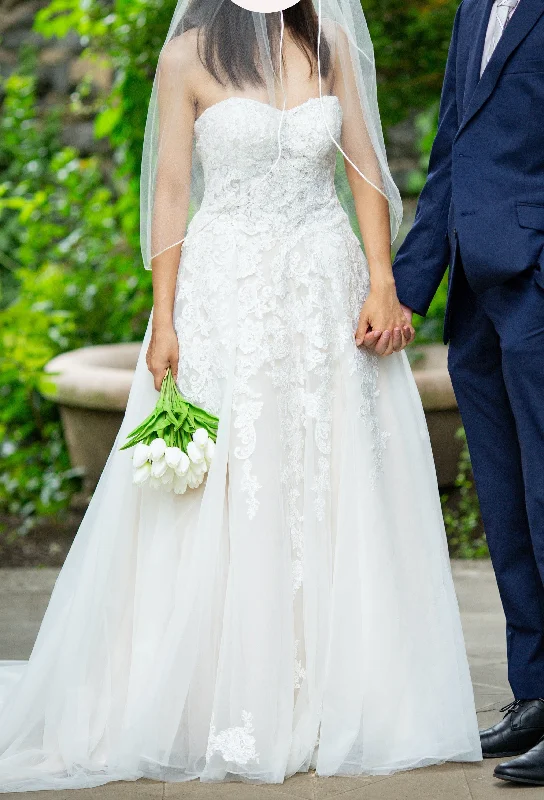Best Price of the Season!Best Price of the Season!David's Bridal Tulle and Sheer Lace Ball Gown WG3861