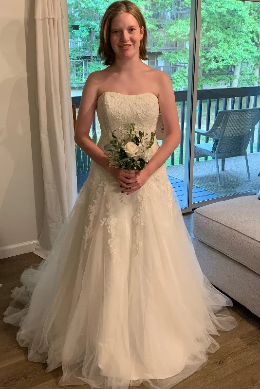 Shop the Hottest Deals!Shop the Hottest Deals!David's Bridal V3469