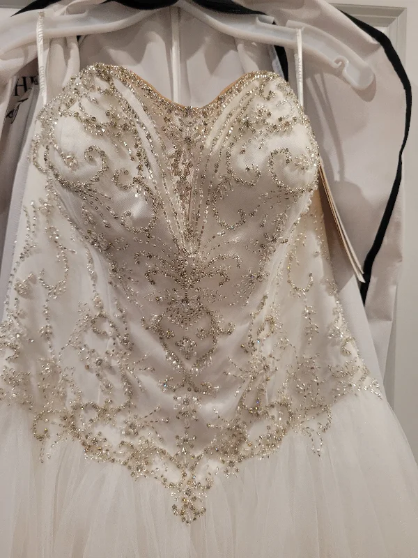 Everything Must Go!Everything Must Go!David's Bridal V3849