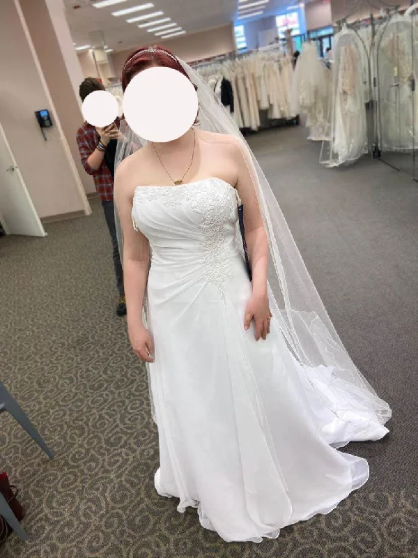 Flash Deals – Act Quickly!Flash Deals – Act Quickly!David's Bridal V9409