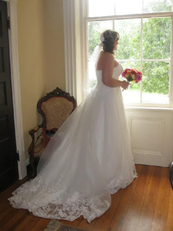 Steals and Deals Await!Steals and Deals Await!David's Bridal WG3007