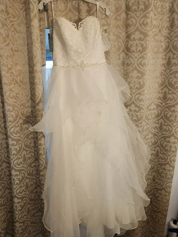 The Best Offers Are Here!The Best Offers Are Here!David's Bridal WG3830