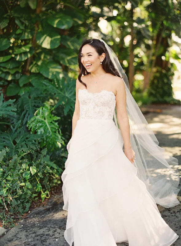One Day Only – Huge Savings!One Day Only – Huge Savings!Reem Acra She's In Love