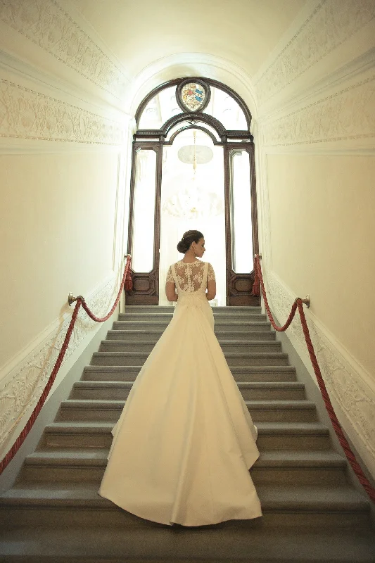 Don’t Wait – Shop Today!Don’t Wait – Shop Today!Suzanne Neville Bespoke
