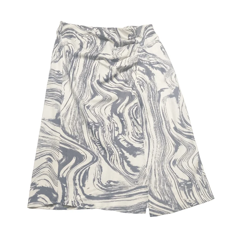 Grab Yours Before It’s Too Late!Grab Yours Before It’s Too Late!Blue & White Skirt Midi A New Day, Size L