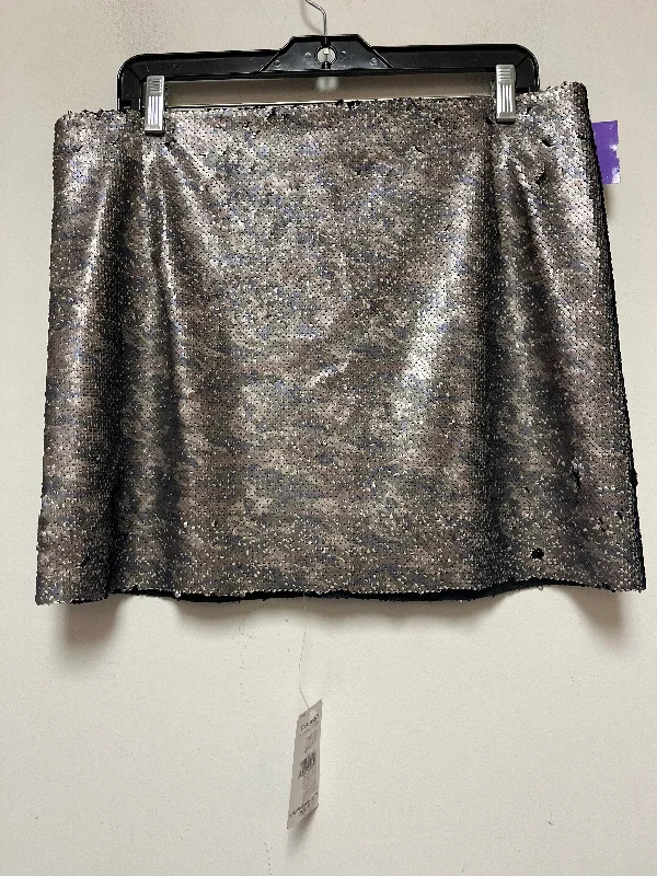 Sale Alert – Get Ready to Shop!Sale Alert – Get Ready to Shop!Camouflage Print Skirt Mini & Short Free People, Size 12