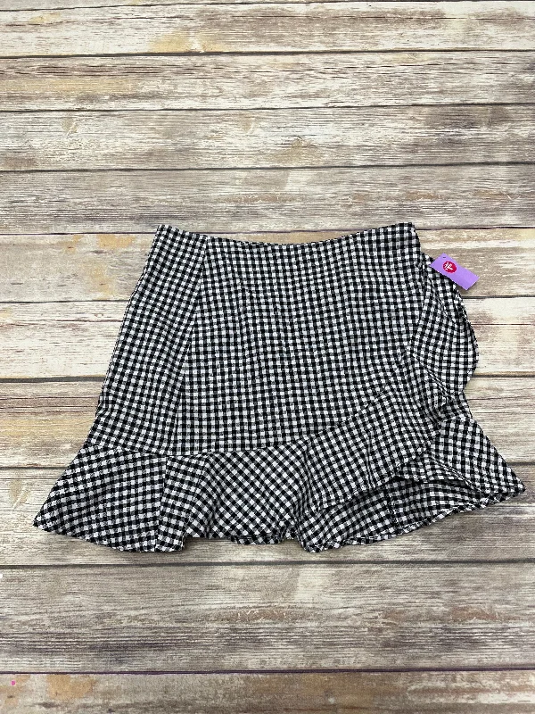 Get It Before It’s Gone!Get It Before It’s Gone!Plaid Pattern Skirt Mini & Short Forever 21, Size M