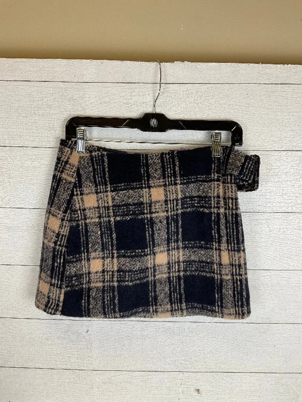 Hurry, Sale Ends Soon!Hurry, Sale Ends Soon!Plaid Pattern Skirt Mini & Short Urban Outfitters, Size S