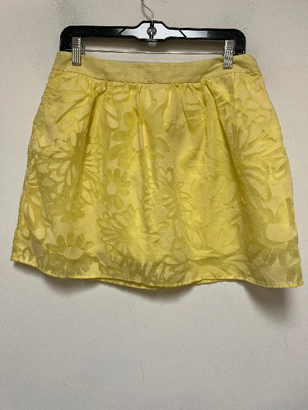Huge Price Cuts Await!Huge Price Cuts Await!Yellow Skirt Mini & Short Lilly Pulitzer, Size 10
