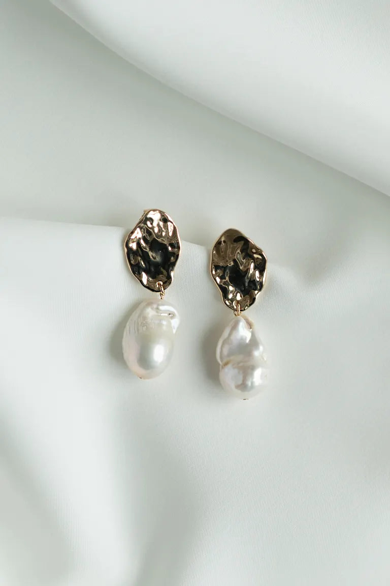 Instant Savings Await!Galilea Gold Pearl Earring