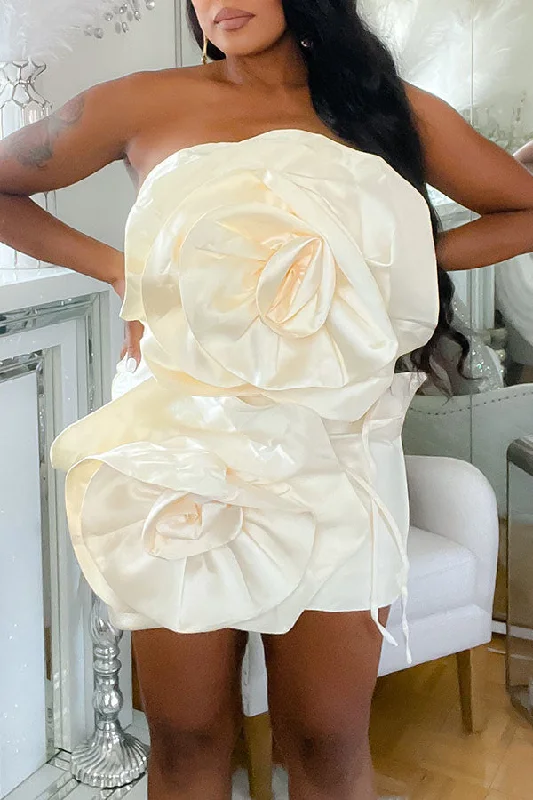 Shop Before It’s Gone!Shop Before It’s Gone!3D Flower Design Stunning Mini Dress