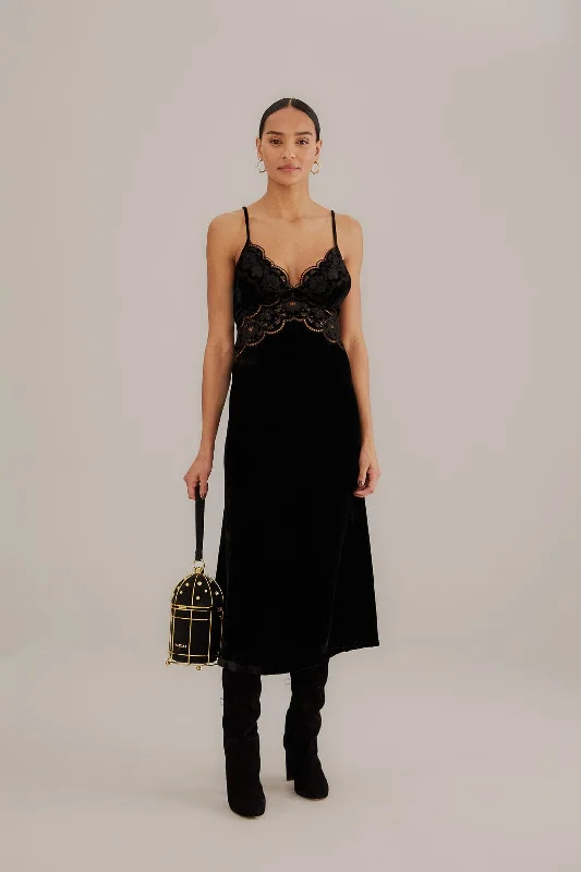 Hot Deals You Can’t Resist!Hot Deals You Can’t Resist!Black Richelieu Velvet Slip Dress
