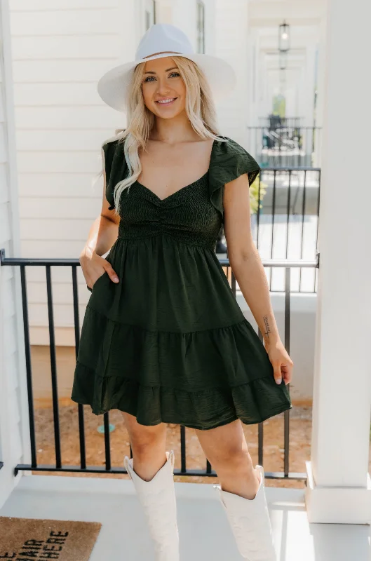 Everything Must Go!Everything Must Go!Melina Sweetheart Neck Smocked Dress