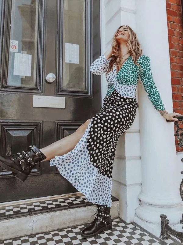 The Best Sale of the Year!The Best Sale of the Year!Plunge Maxi Dress in White/Black/Green The Best Sale of the Year!The Best Sale of the Year!Plunge Maxi Dress in White/Black/Green