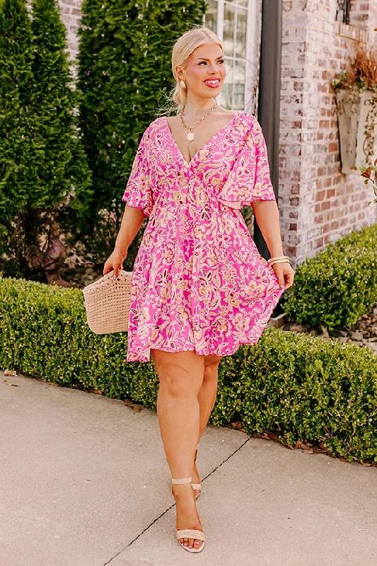 Hurry, Sale Ends Soon!Hurry, Sale Ends Soon!Summer Getaway Floral Mini Dress Curves