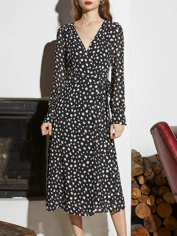 Get Ready to Save!Get Ready to Save!Wrap Midi Dress In Black Polka Dot